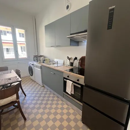 Appartement 2p De Charme Proche Gare Et Hyper Centre *