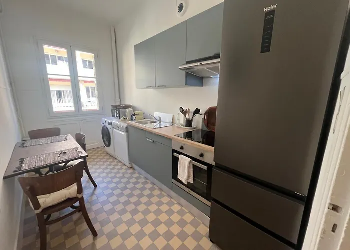 Appartement 2p De Charme Proche Gare Et Hyper Centre *