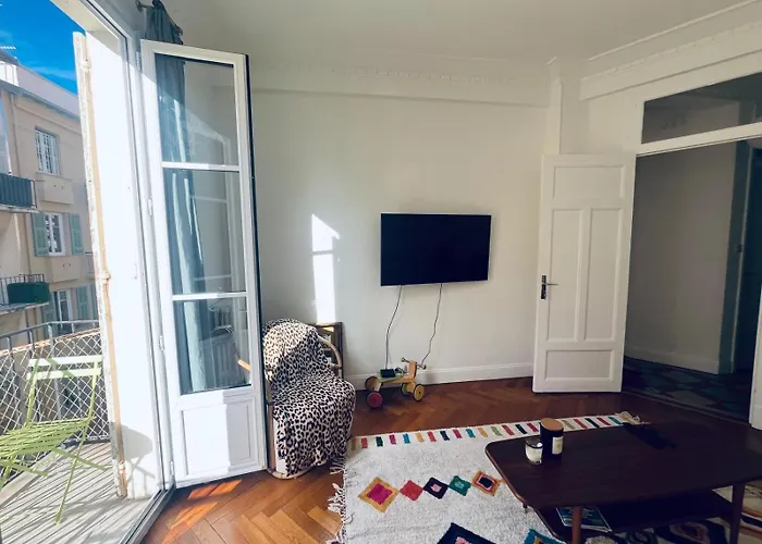 Appartement 2p De Charme Proche Gare Et Hyper Centre